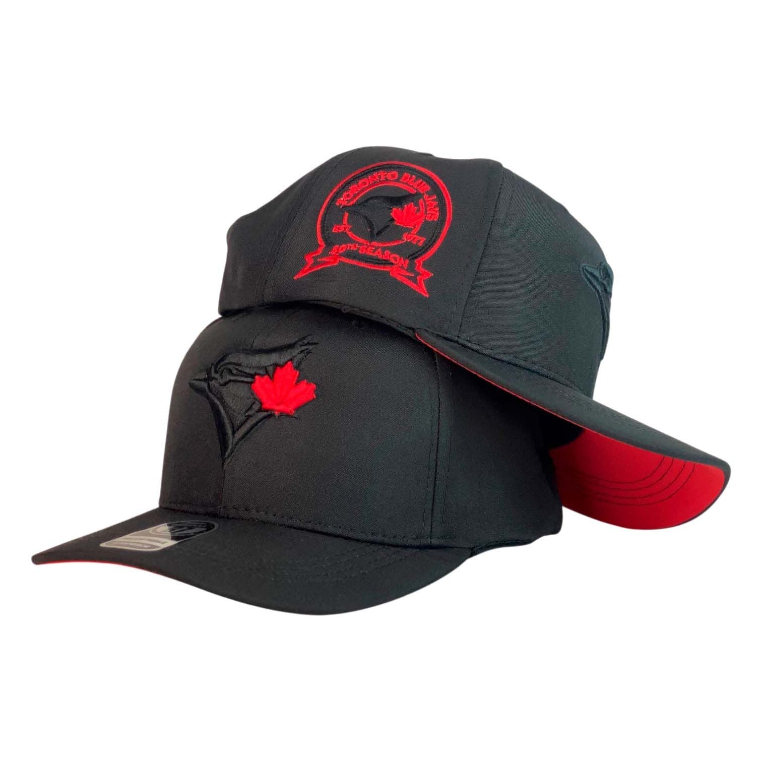 Gorra Equipos Negra con Bordado en Relieve y Visera Roja.