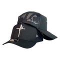 Gorra FE Negra con Malla Negra y Bordado en Relieve.