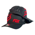 Gorra Fox Negra con Bordado en Relieve y Paneles Perforados.