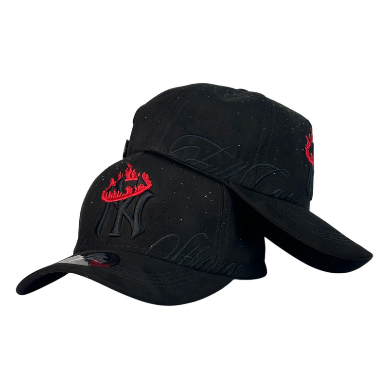 Gorra Full Caps Negra en Gamuza con Bordado NY en Fuego y Detalles con Pedrería.