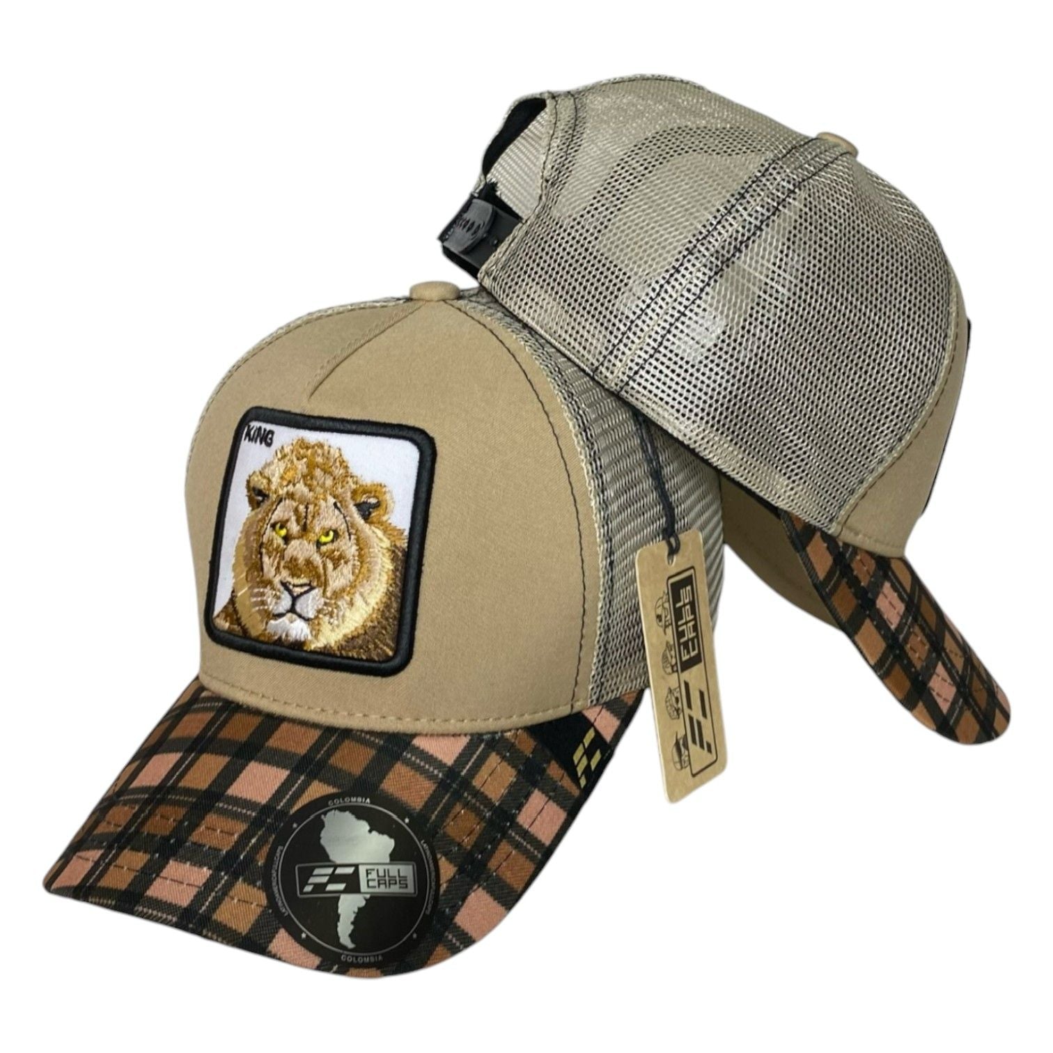Gorra Full Corral Beige con Bordado de León y Visera a Cuadros.
