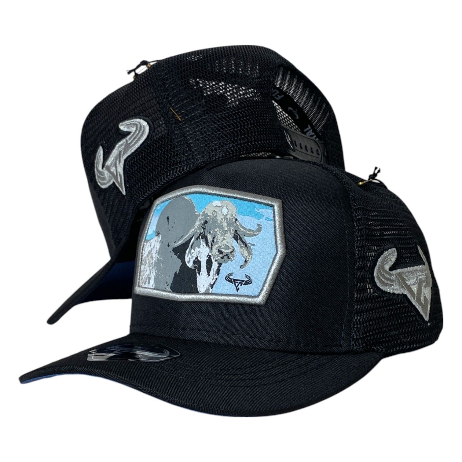 Gorra Full Corral Negra con Bordado de Cebu y Malla Negra.