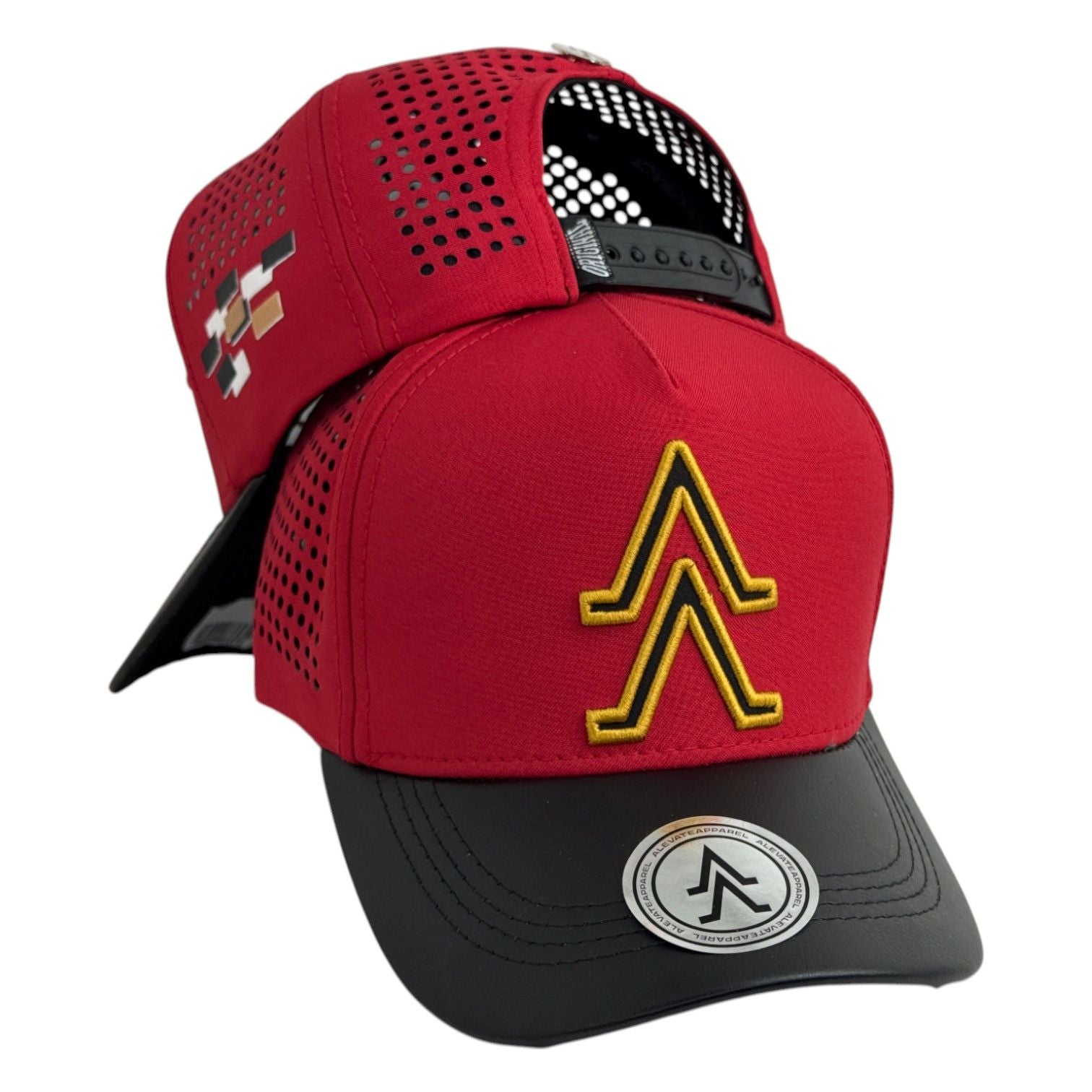 Gorra Alevate Roja con Bordado en Relieve y Visera Negra.