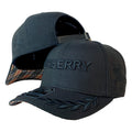 Gorra Burberry Negra con Bordado en Relieve y Visera con Estampado.