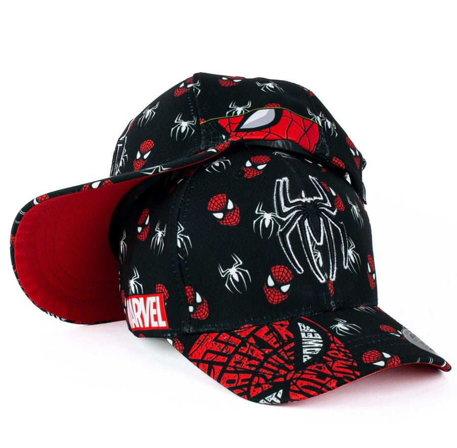 Gorra Comics Negra con Estampado de Spiderman y Bordado en Relieve.