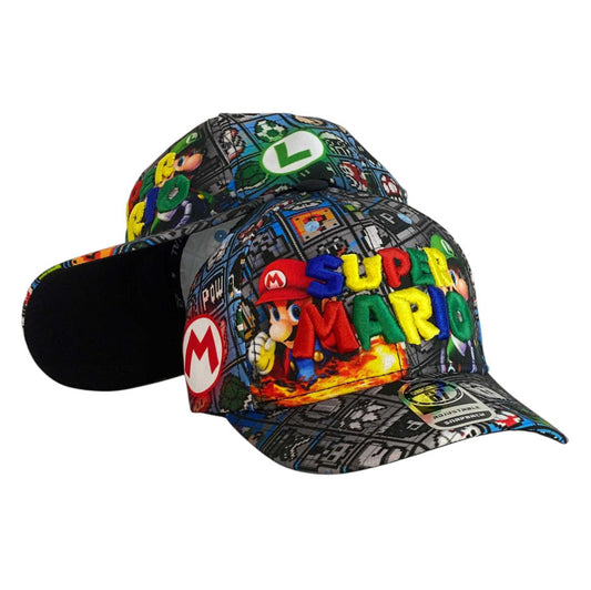 Gorra Multimarca Multicolor con Estampado y Bordado en Relieve.