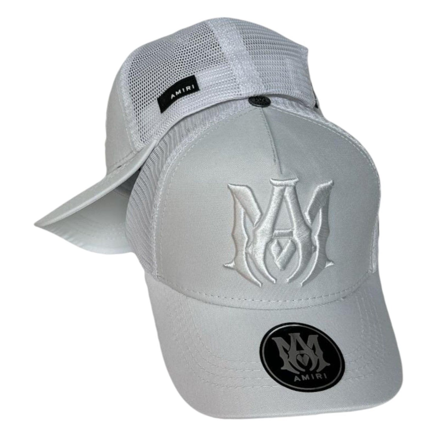 Gorra Amiri Blanca con Bordado en Relieve y Malla Blanca.