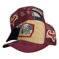 Gorra Full Corral Vino en Gamuza con Parche de Gallo y Malla Vino.