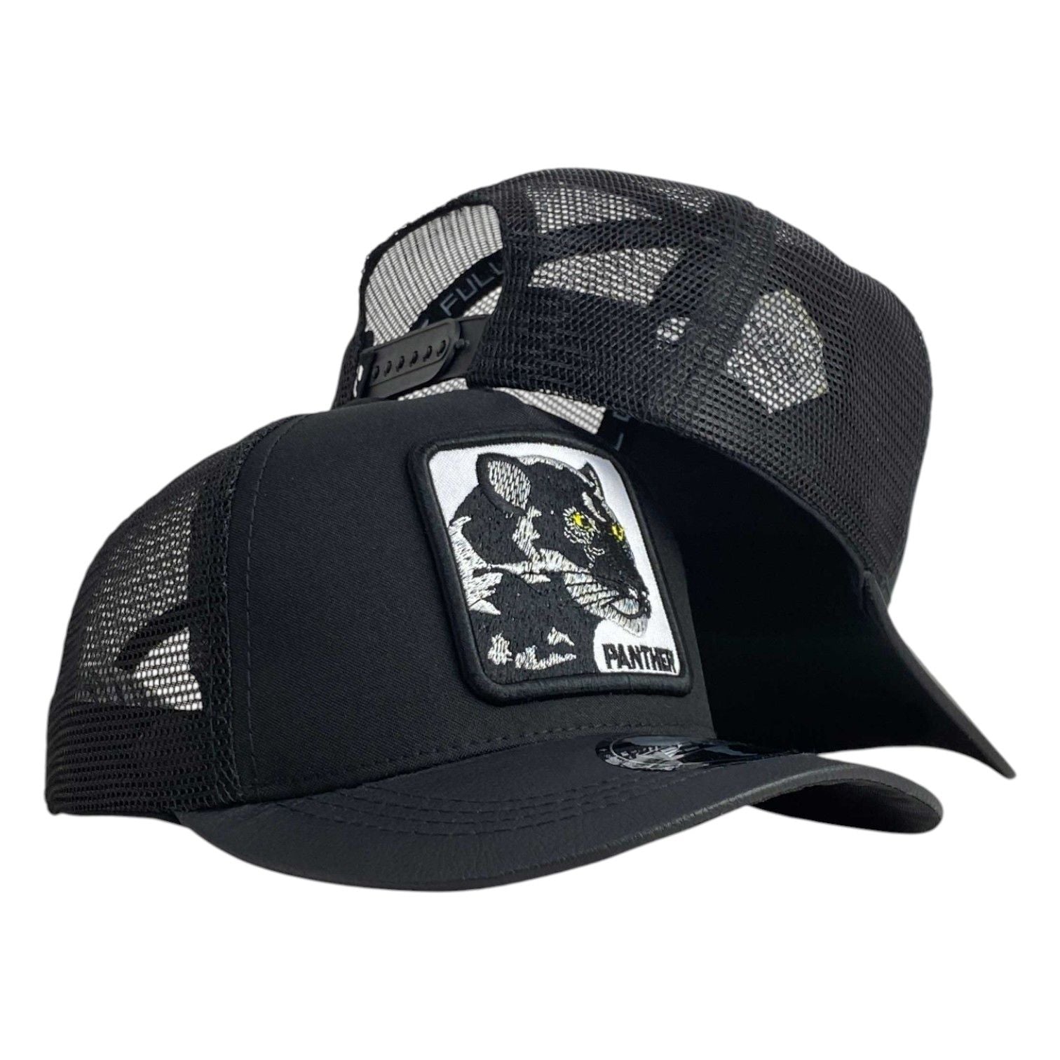 Gorra Full Corral Negra con Bordado de Pantera y Malla Negra.