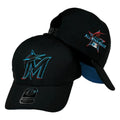 Gorra Equipos Negra con Bordado en Relieve y Visera Azul.