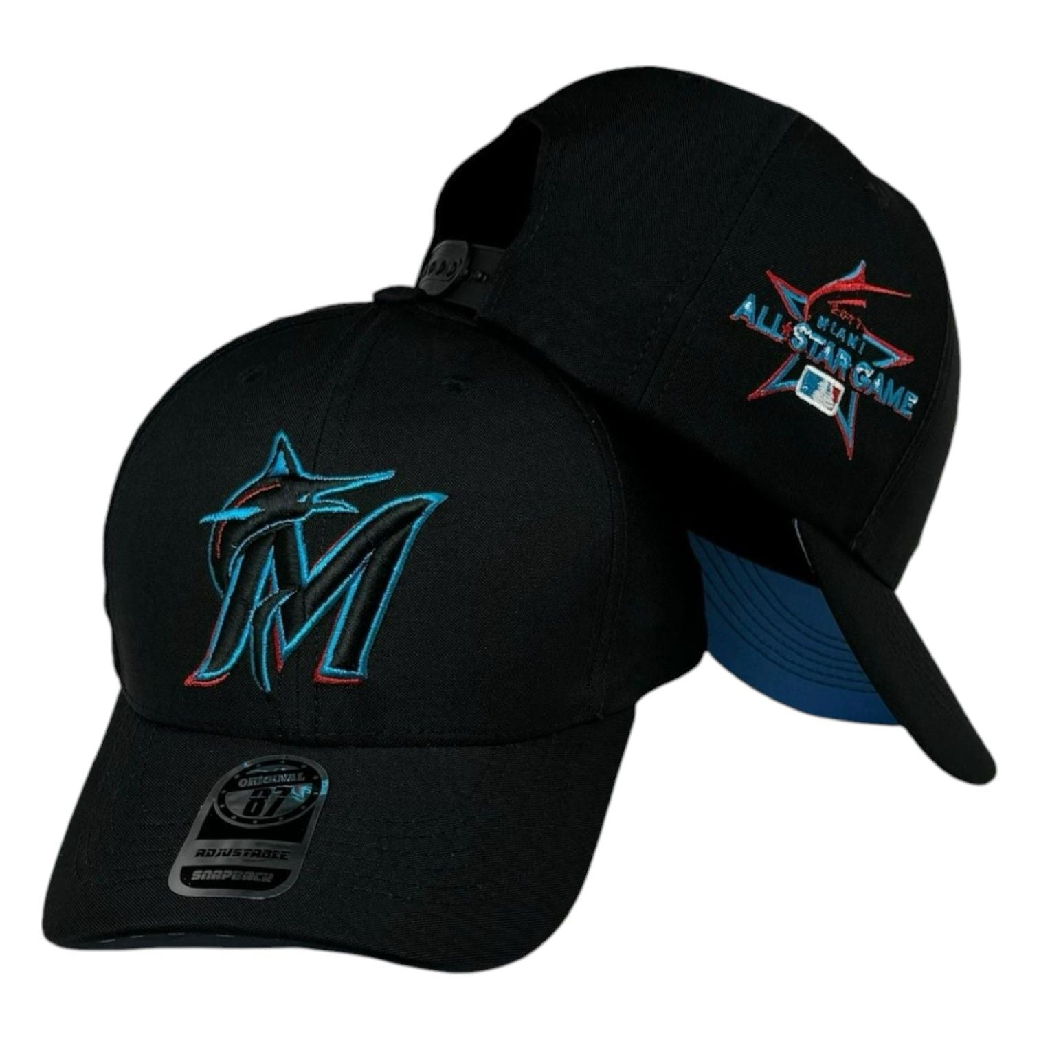 Gorra Equipos Negra con Bordado en Relieve y Visera Azul.