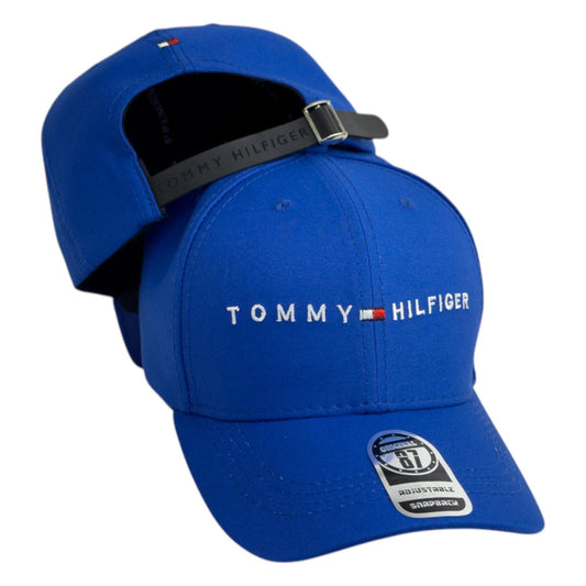 Gorra Tommy Azul con Bordado en Relieve y Cierre de Cuero.
