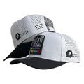 Gorra Venezuela Blanca con paneles perforados y parche de goma.