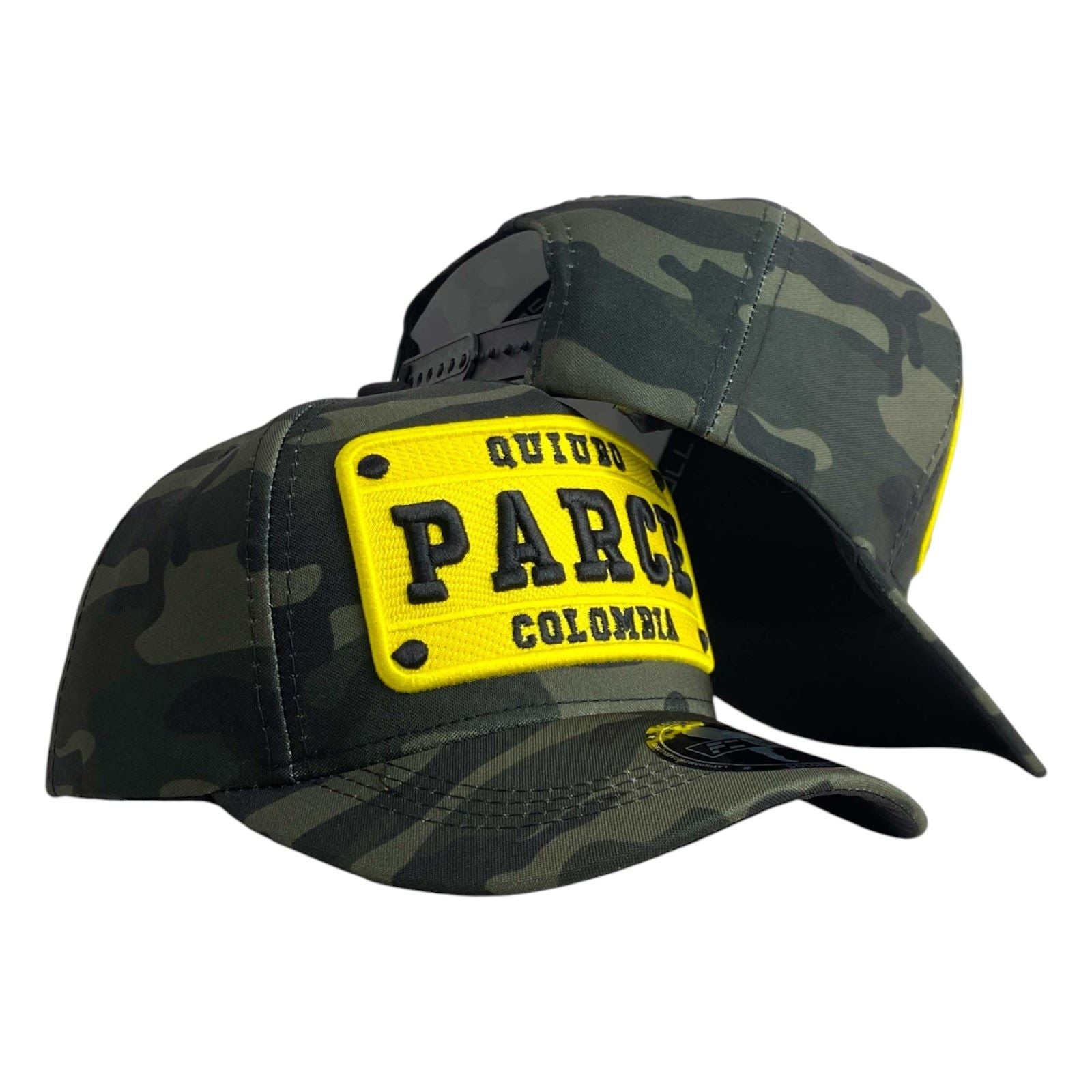 Gorra Full Caps Camo con Parche Amarillo y Bordado en Relieve.