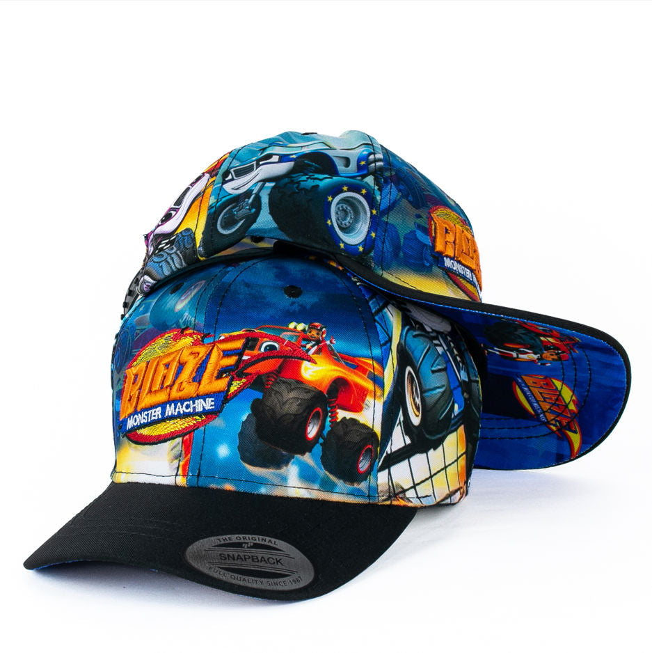 Gorra Multimarca Azul con Estampado y Visera Negra.