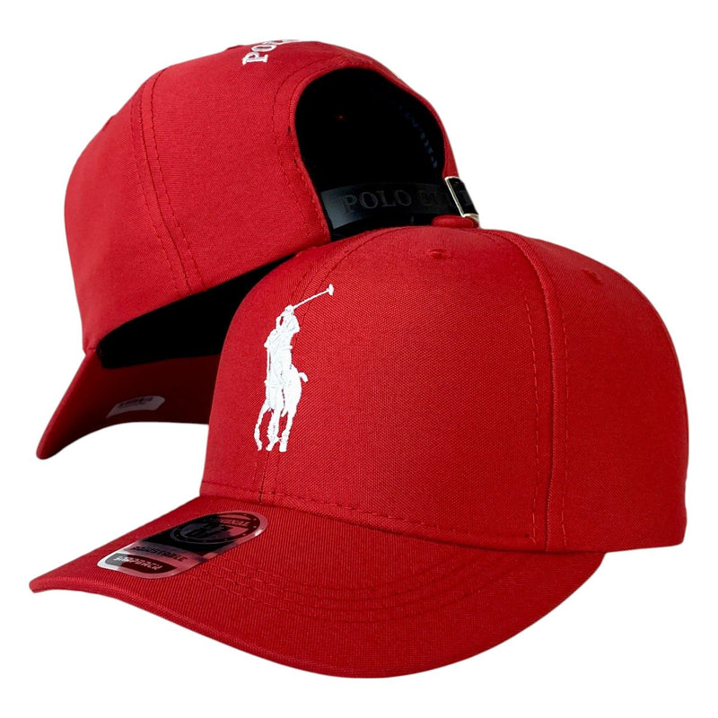 Gorra Polo Roja con Bordado de Alta Densidad y Cierre de Cuero.