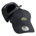 Gorra Lacoste Negra con Bordado en Relieve y Cierre de Cuero.