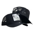 Gorra Full Corral Negra con Bordado de Lobo y Malla Negra.