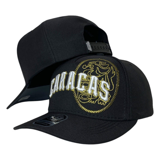 Gorra Venezuela Negra con Bordado en Relieve y Cierre Snapback.