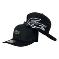 Gorra Lacoste Negra con Bordado de Alta Densidad y Cierre de Cuero.