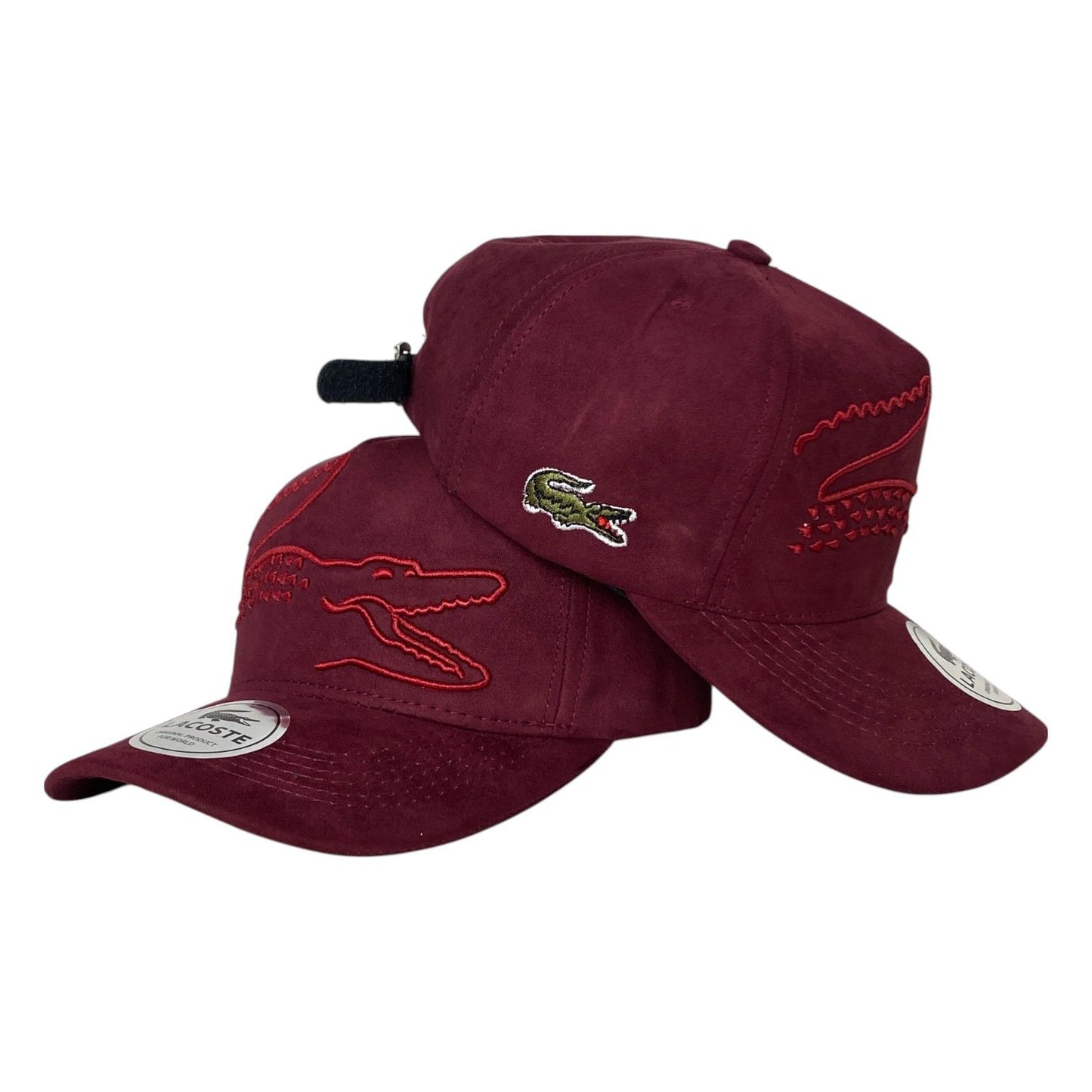 Gorra Lacoste Vino en Gamuza con Bordado en Relieve y Logo Lateral.