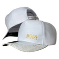 Gorra Hugo Boss Blanca con Bordado en Relieve y Visera Estampada.