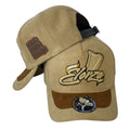 Gorra Elorza Beige en Gamuza con Bordado en Relieve y Parche de Cuero.