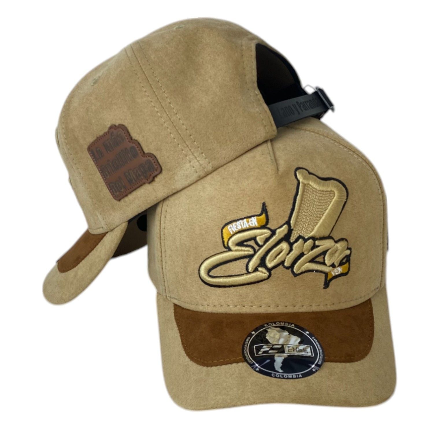 Gorra Elorza Beige en Gamuza con Bordado en Relieve y Parche de Cuero.