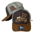 Gorra Elorza Marrón en Gamuza con Malla Beige y Bordado en Relieve.