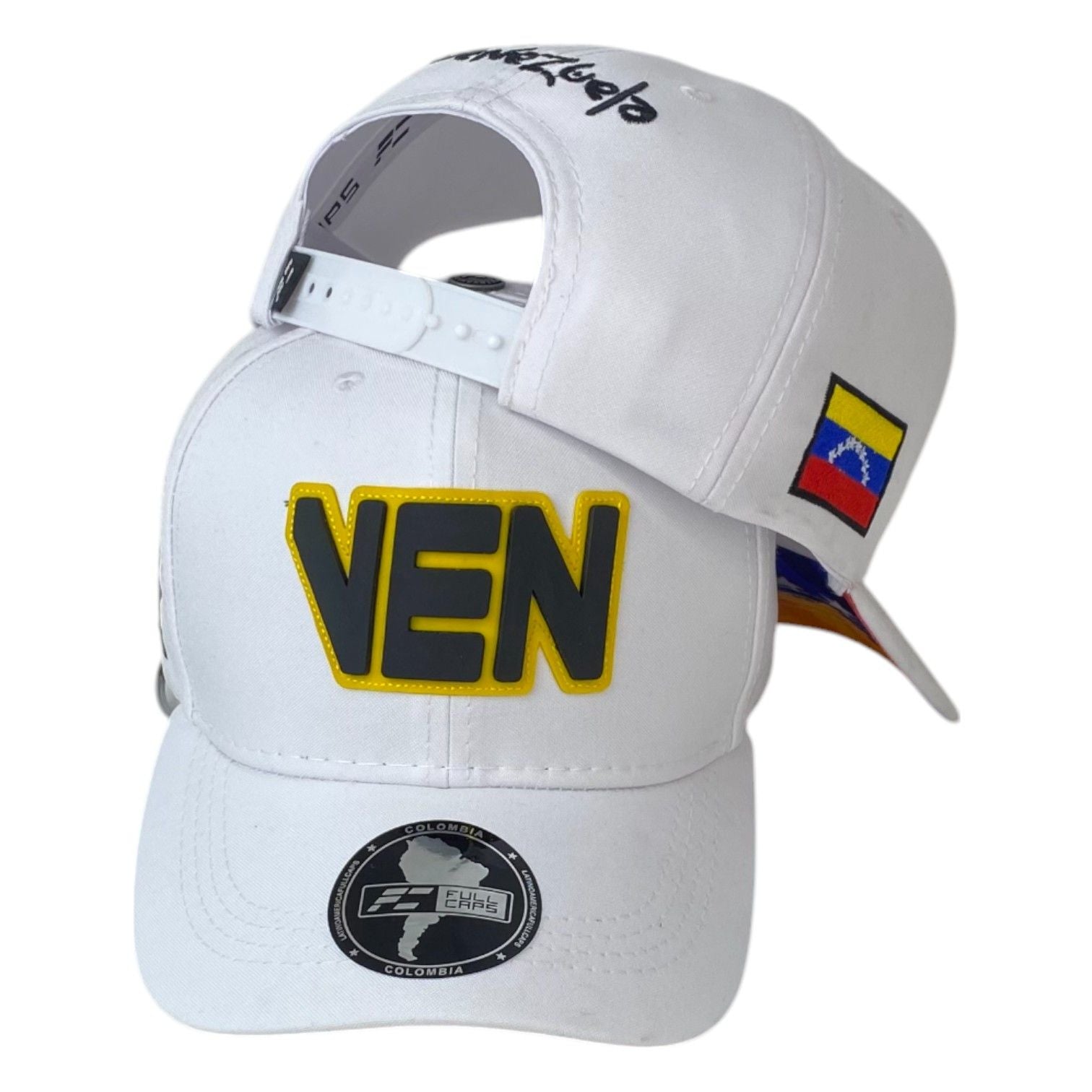 Gorra Venezuela Blanca con Estampado en Relieve y Parche de Bandera.