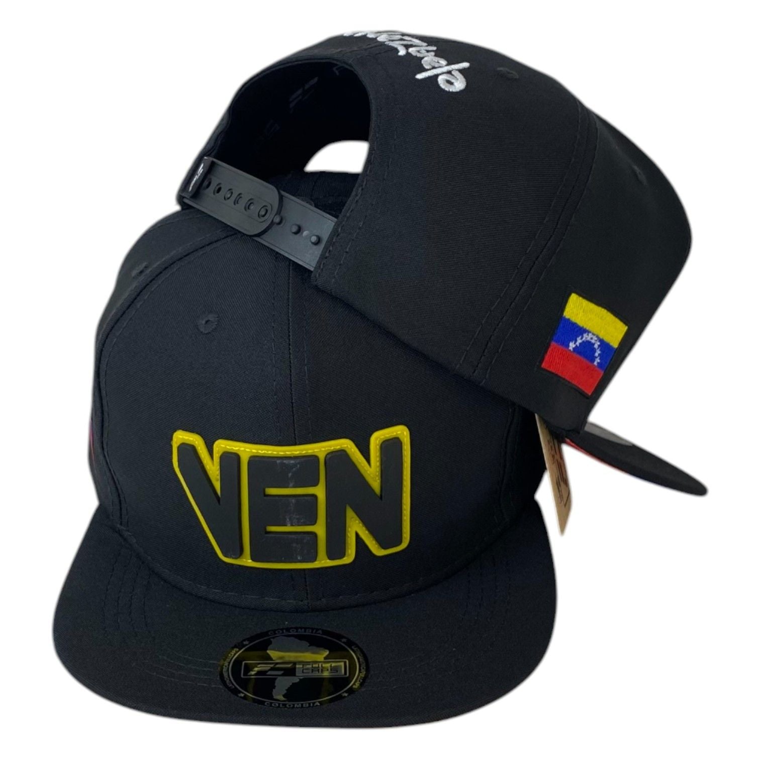 Gorra Venezuela Negra con Estampado en Relieve y Parche de Bandera.