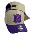 Gorra Amiri Beige con Bordado en Relieve y Visera Morada.