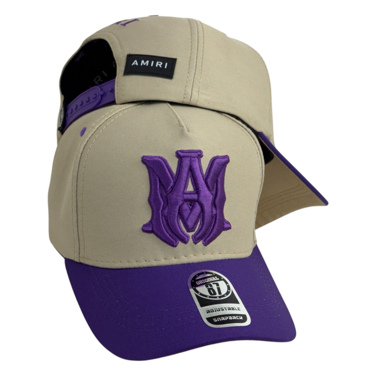 Gorra Amiri Beige con Bordado en Relieve y Visera Morada.