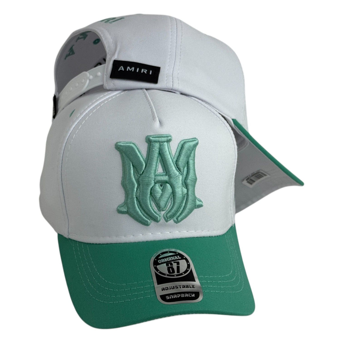 Gorra Amiri Blanca con Bordado en Relieve y Visera Verde.