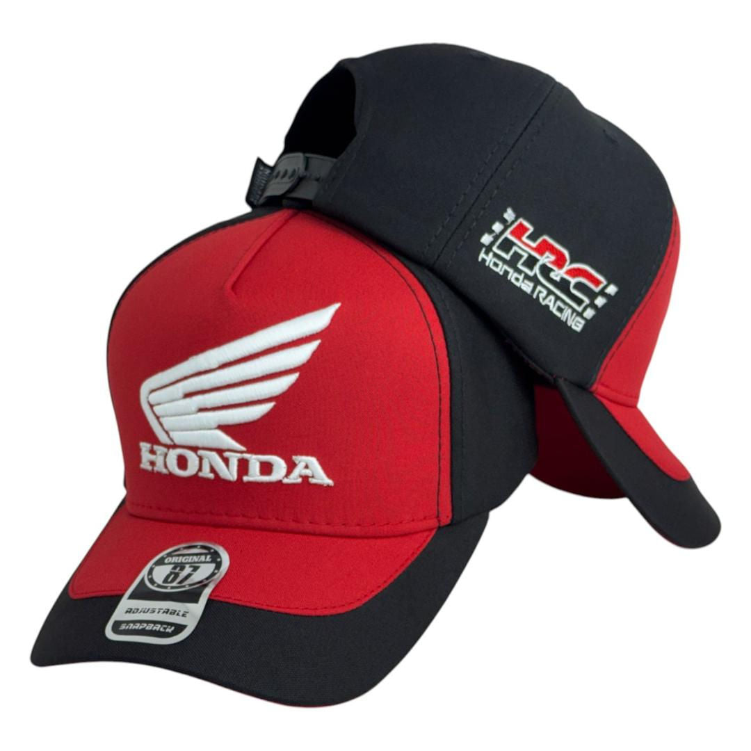 Gorra Motos Roja y Negra con Bordado en Relieve y Estampado Lateral.