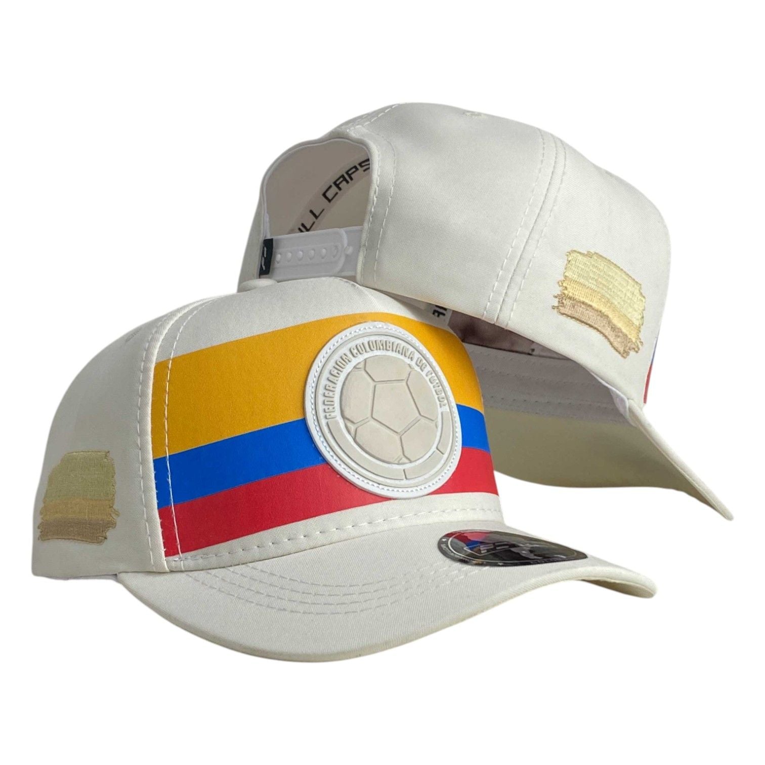 Gorra Colombia Blanca con Parche en Relieve y Estampado de Bandera.