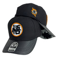 Gorra COMICS Negra en Cuero con Bordado en Relieve y Visera Estampada.
