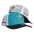 Gorra FE Turquesa con Malla Blanca y Bordado en Relieve.