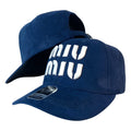 Gorra Miu Miu Azul en Gamuza con Bordado en Relieve y Cierre Ajustable.
