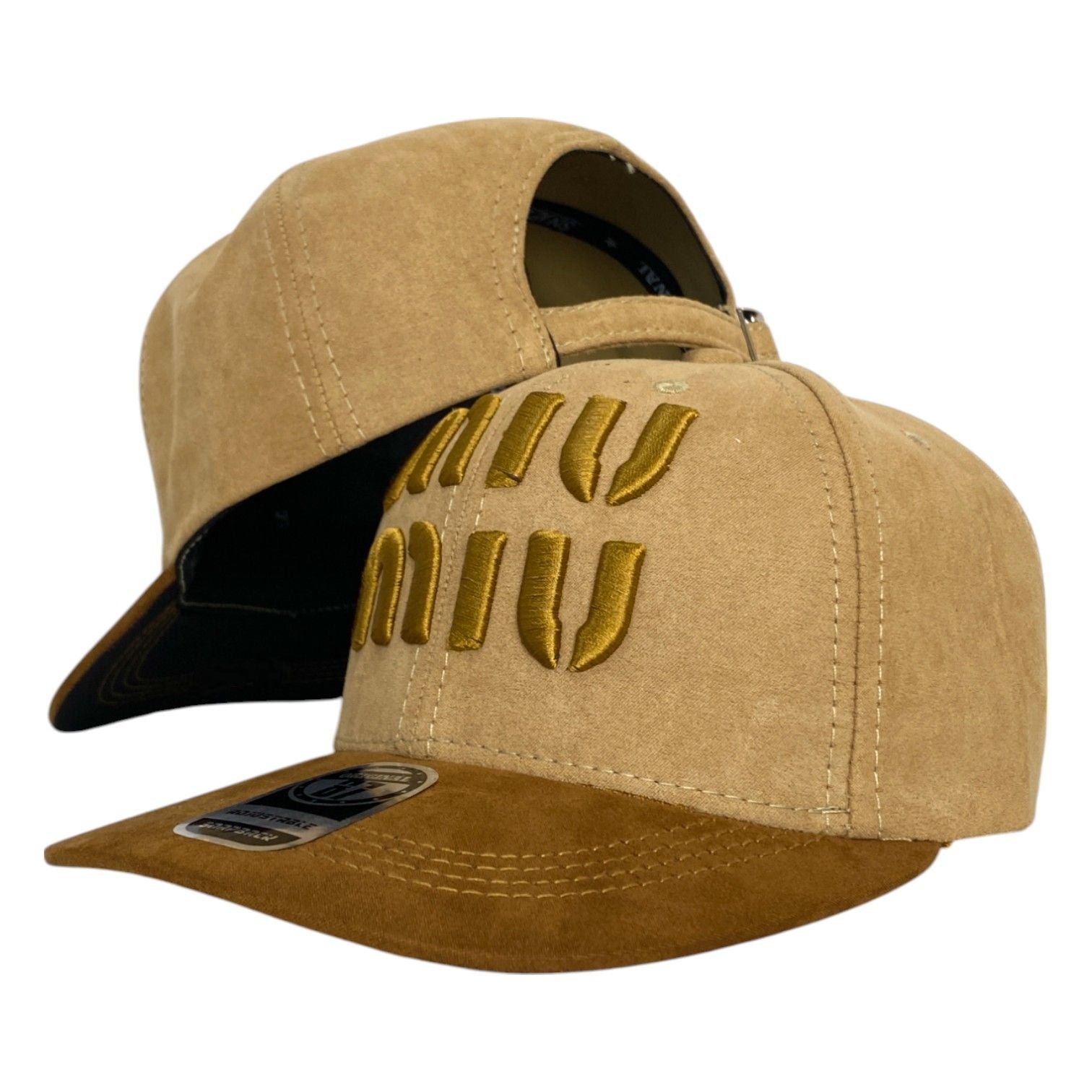 Gorra Miu Miu Beige en Gamuza con Bordado en Relieve y Visera Marrón.