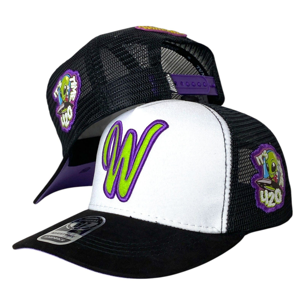 Gorra Westcol Blanca y Negra con Bordado en Relieve y Parche de Alien.