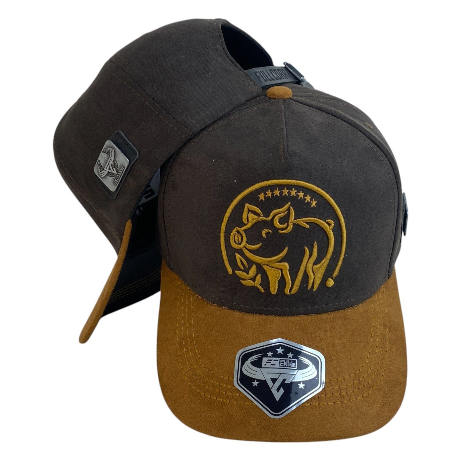 Gorra Full Corral Marrón en Gamuza con Bordado de Cerdo y Visera Miel.