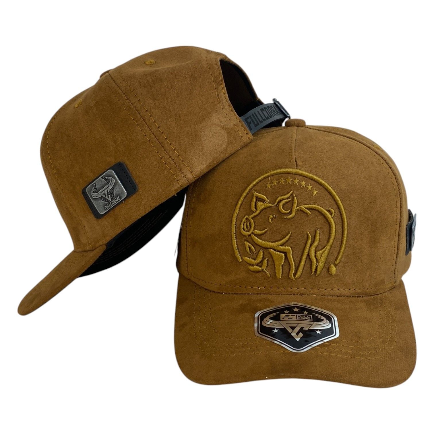 Gorra Full Corral Marrón en Gamuza con Bordado de Cerdo y Parche Metálico.