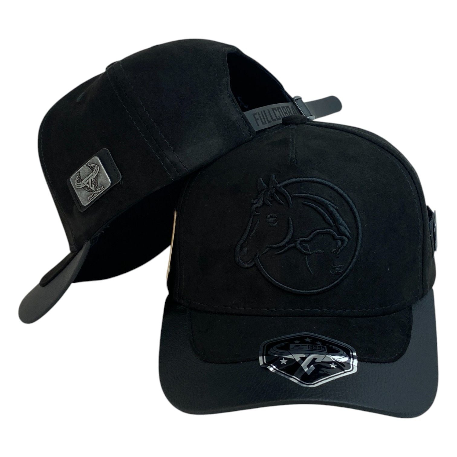 Gorra Full Corral Negra en Gamuza con Bordado de Caballo y Placa Metálica.