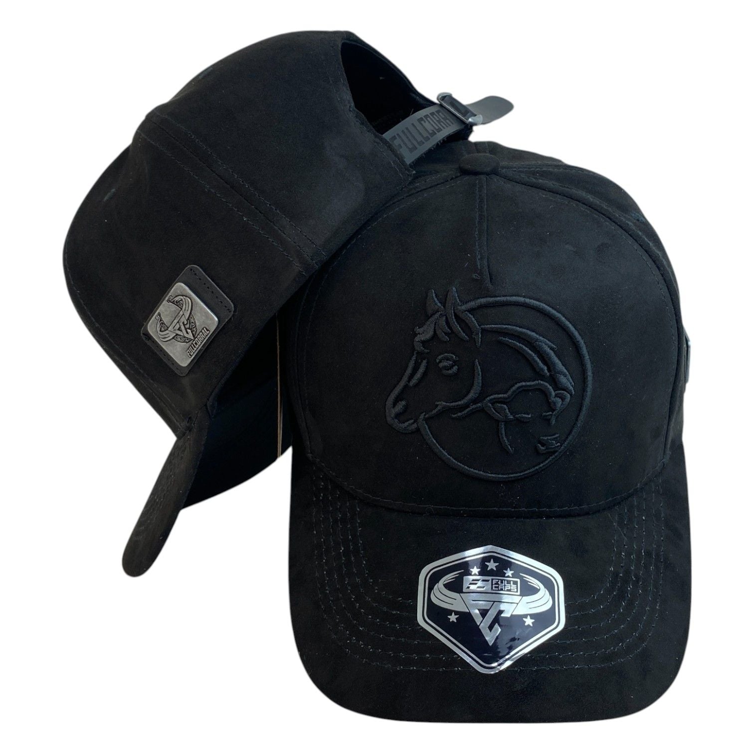 Gorra Full Corral Negra en Gamuza con Bordado de Caballo y Placa Metálica.