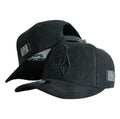 Gorra Full Corral Negra en Gamuza con Bordado en Relieve y Placa Metálica.