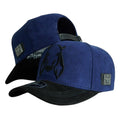 Gorra Full Corral Azul en Gamuza con Bordado de Vaca y Placa Metálica.
