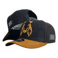 Gorra Full Corral Negra en Gamuza con Bordado de Vaca y Visera Miel.