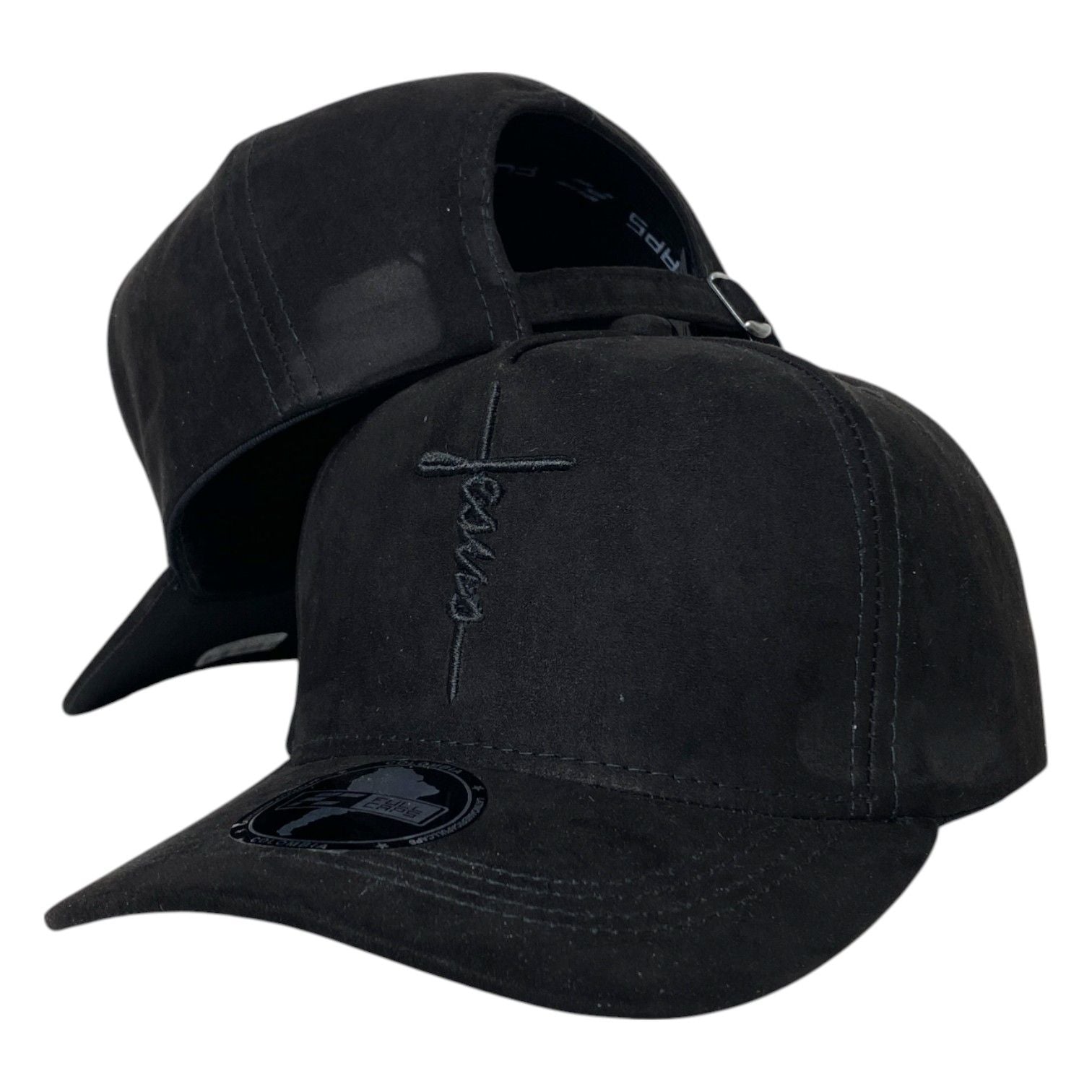 Gorra FE Negra en Gamuza con Bordado en Relieve y Cierre Metálico.