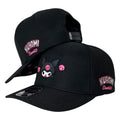 Gorra COMICS Negra con Bordado en Relieve y Estampado.